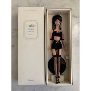 NIB Fashion Model Collection Lingerie Silkstone Barbie